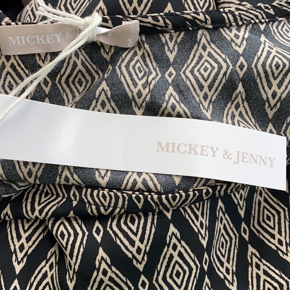 Adorable Patterned Dress - Picture 9 of 10